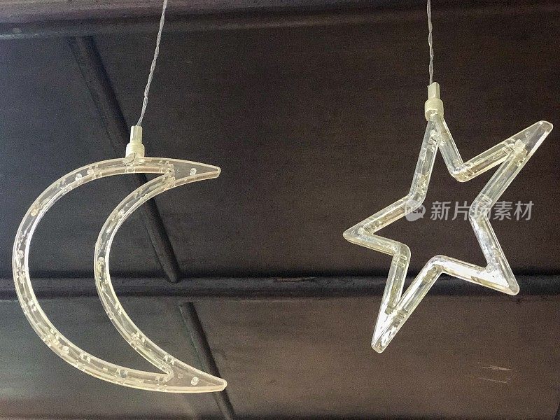 用于Hari Raya Aidilfitri装饰的月亮和星星形状的LED照明